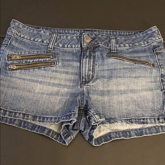 American Eagle Outfitters Pants - 🦅 American Eagle Zipper Accent Shorts - Size 12